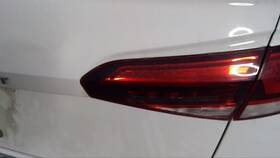 166-10990r Volkswagen Passenger Right Tail Light Decklid Mounted Fits 20-22 Passat 1497287