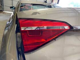 Volkswagen 166-61005l Driver Tail Light Sedan Incandescent Lid Mounted Fits 16 Passat 2006598