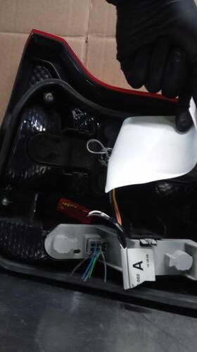 166-59181bl Volvo Driver Tail Light Sedan Without Fog Lamp Fits 05-09 60 Series 394959