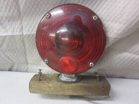Sae-ist-1-66 Yankee Vintage Antique Turnflex #831 Red Lens Tail Light
