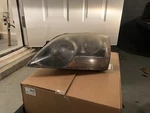 Driver Left Headlight Assembly Fits 2009 Kia Sorento 3.5 - For Parts. Fixed Price $25.25.