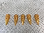 03-07 Hummer H2 Front Upper Roof Clearance Marker Light Lamp Cover Set. Fixed Price $50.91.